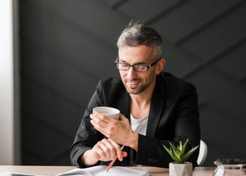 How to plan for retirement for Canadians: A review of Four Steps to a Worry-Free Retirement course